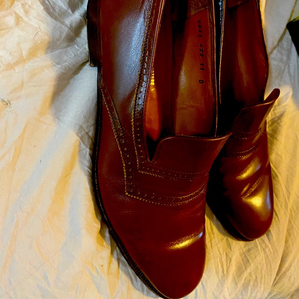 Dress shoes